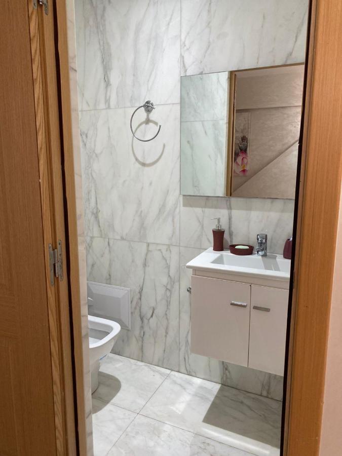 Magnifique appart F3, rénové, très bien desservie Casablanca Esterno foto